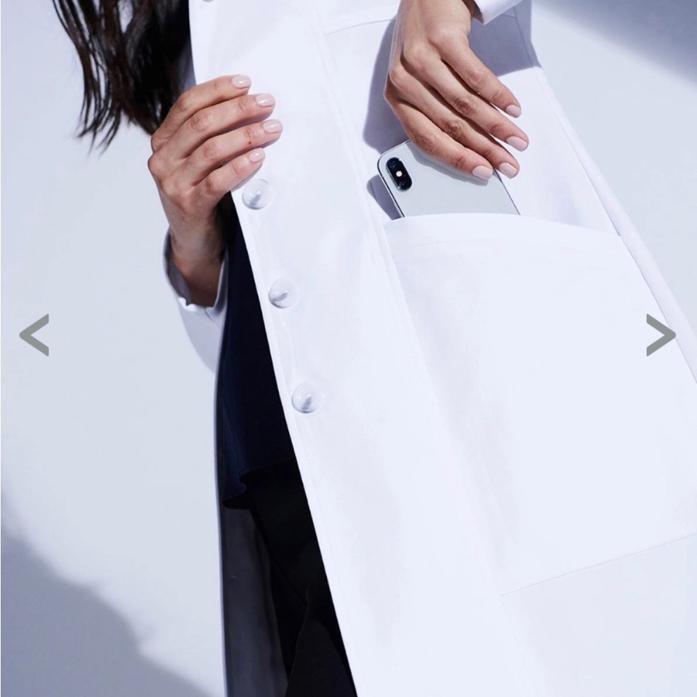 Size 4 vera lab coat jacket white  Medelita